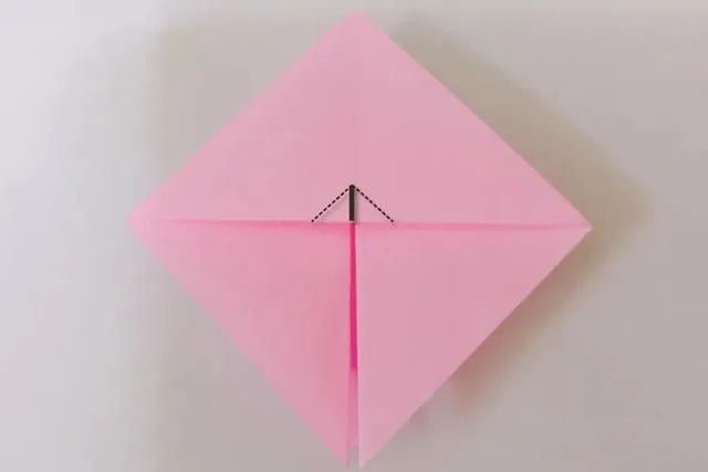 幼儿春天手工折纸立体桃花(步骤图解)