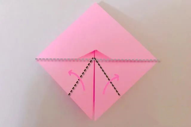 幼儿春天手工折纸立体桃花(步骤图解)