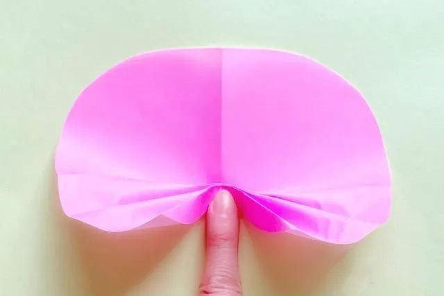 适合幼儿的春天手工：折纸手工简单蝴蝶(步骤图解)