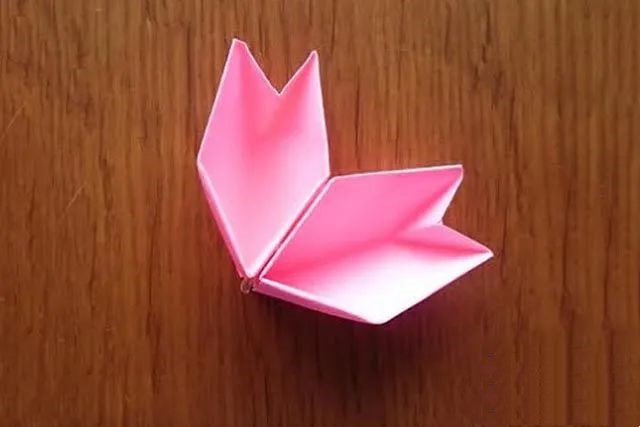 手工制作纸花朵：折纸立体樱花(步骤图解)