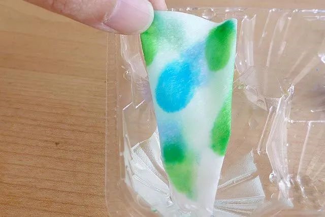 用咖啡滤纸简单手工制作人偶娃娃(步骤图解)