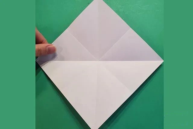 纸花的折法：立体郁金香的折法(步骤图解)