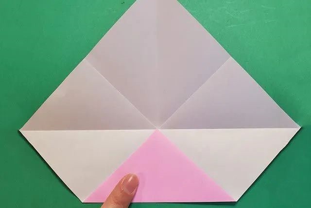 纸花的折法：立体郁金香的折法(步骤图解)