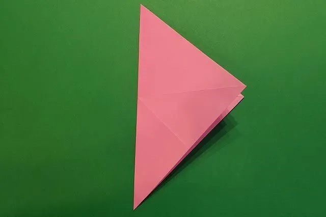 纸花的折法：立体郁金香的折法(步骤图解)