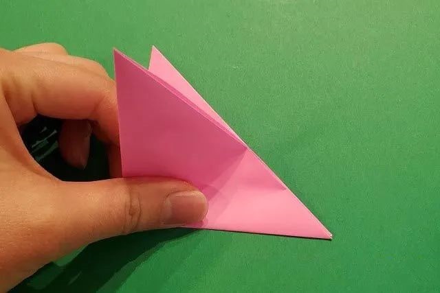 纸花的折法：立体郁金香的折法(步骤图解)