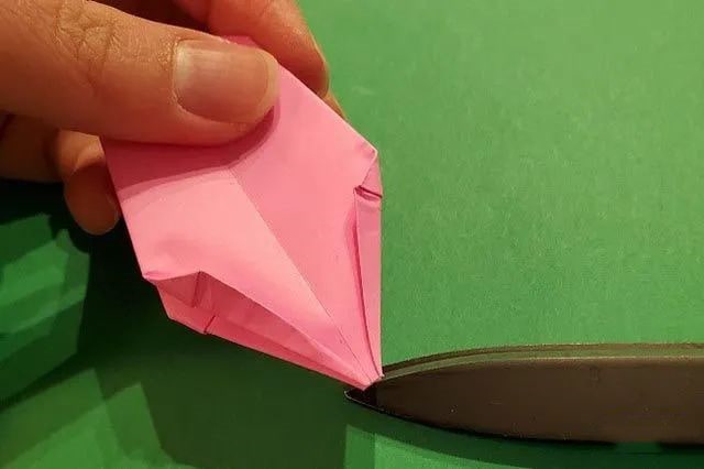 纸花的折法：立体郁金香的折法(步骤图解)