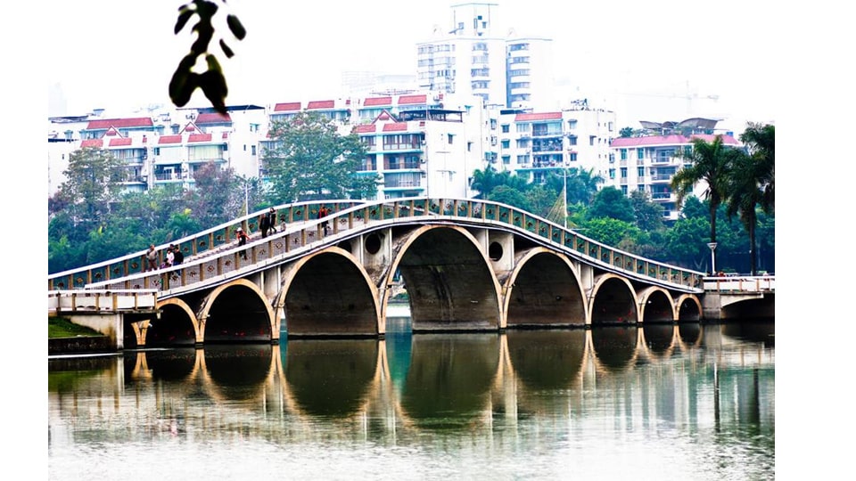 幼儿园大班美术教案：我设计的桥