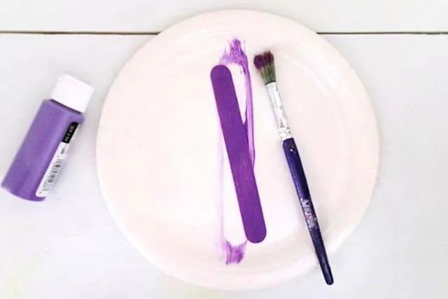 幼儿彩色卡纸手工：手印制作蝴蝶(步骤图解)