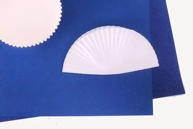 蛋糕纸托废物利用手工制作一把雨伞(步骤图解)