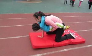 30个超好玩的幼儿园六一儿童节亲子游戏