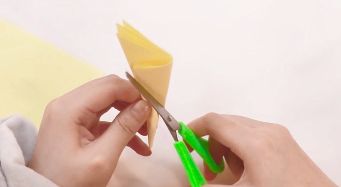 幼儿园手工制作小花教程简单