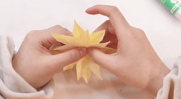 幼儿园手工制作小花教程简单