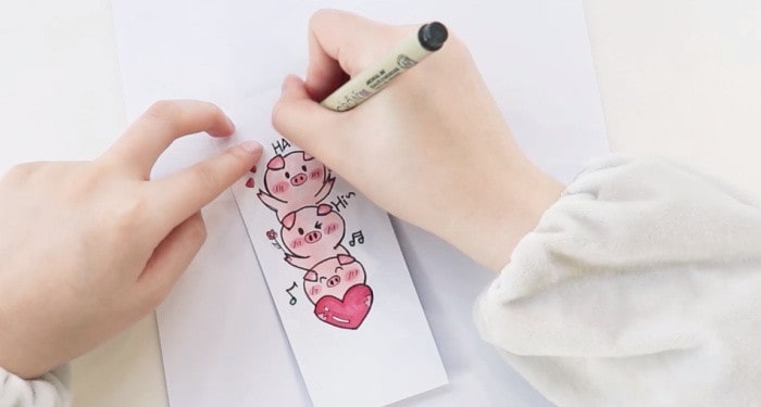 三只小猪书签的制作方法