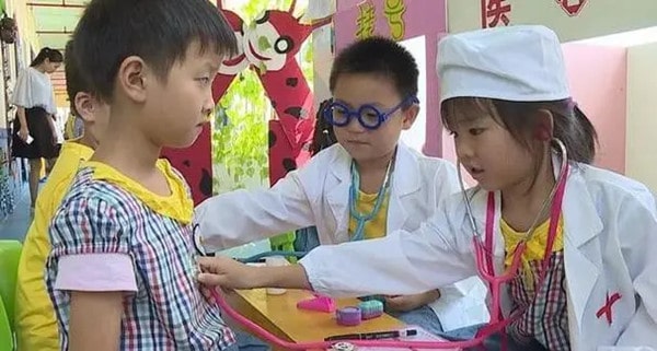 幼儿园角色游戏观察笔记：肚子疼后……