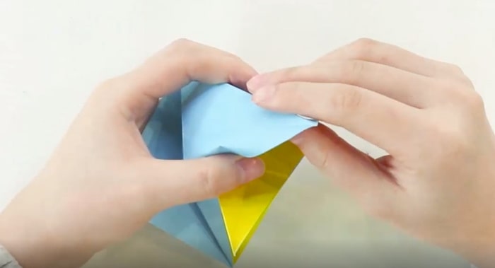 折纸杰尼龟书签的制作方法