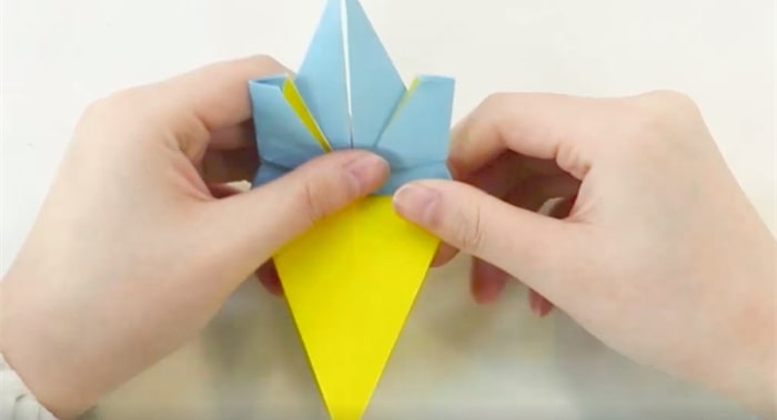 折纸杰尼龟书签的制作方法