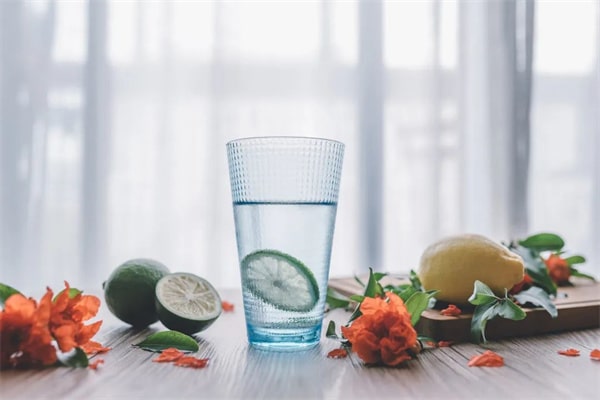 幼儿夏季饮食注意事项