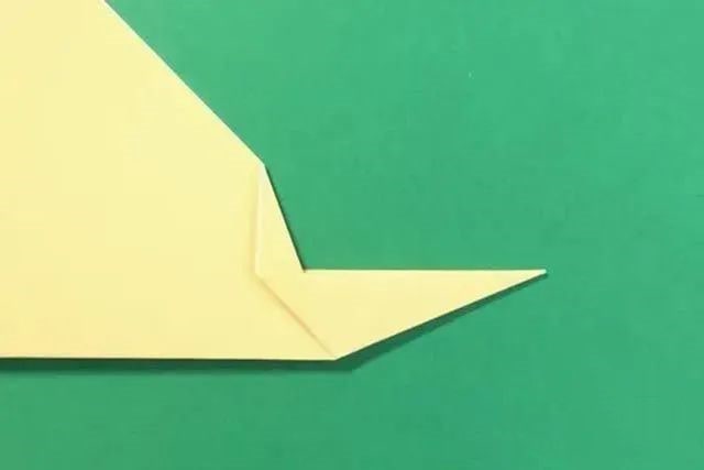 幼儿折纸手工简单：草帽的折叠方法