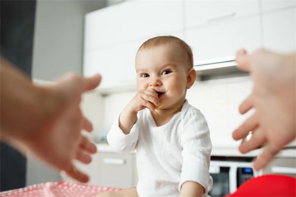 自卑的孩子常有这12种表现，孩子自卑怎么办