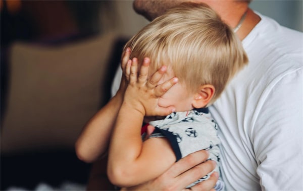 孩子自卑的表现有哪些