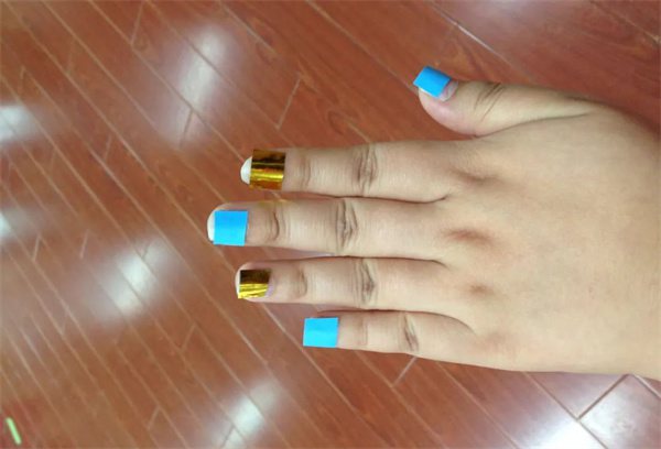 幼儿园角色游戏观察记录《理发店的转变》