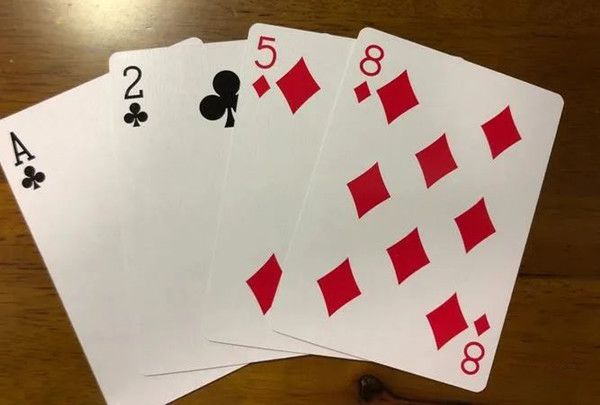 幼儿园中班数学教案《扑克王国》