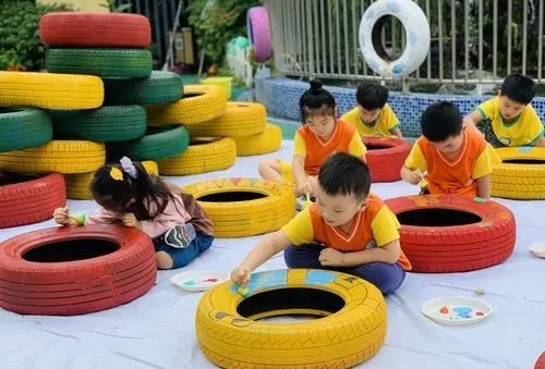 幼儿园观察笔记：轮胎上的“巨人”
