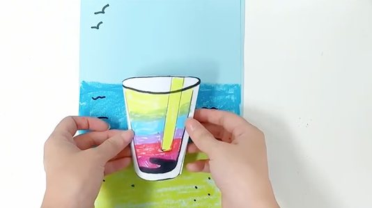 纸贴画手工制作一杯清凉“饮料”