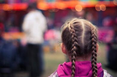 餐桌上的礼仪：餐桌上的坏习惯，你家孩子有吗？