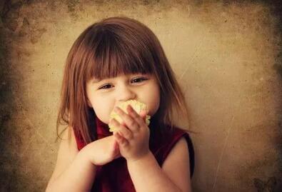 家长别当着孩子的面换衣服了