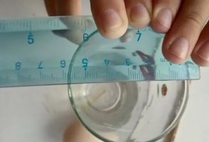 幼儿园大班数学教案《用尺量一量》