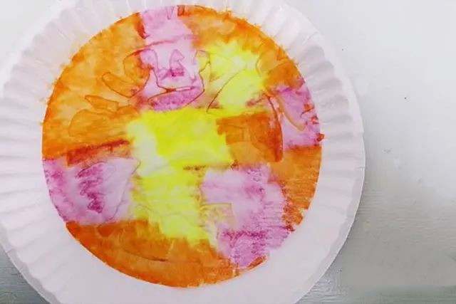 变废为宝手工小制作：咖啡滤纸制作漂亮的秋天大树