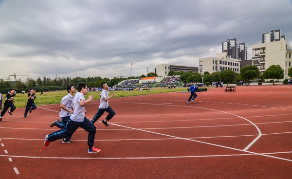 有趣的运动会600字作文