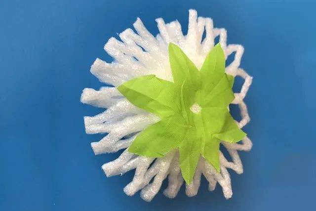 废物利用水果网套制作手工菊花