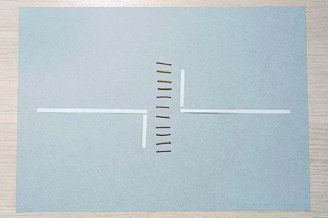 亲子树叶手工粘贴画教程：树叶贴画马路手工