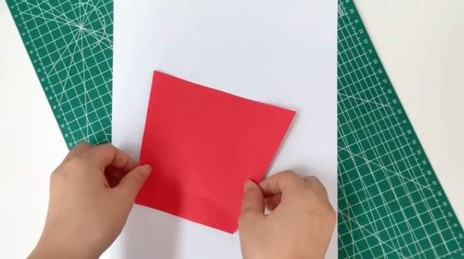 教你用餐巾纸做一桶香甜的爆米花剪贴画