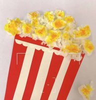教你用餐巾纸做一桶香甜的爆米花剪贴画