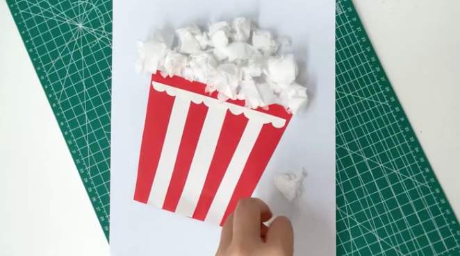 教你用餐巾纸做一桶香甜的爆米花剪贴画