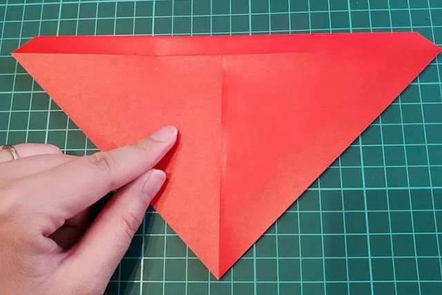 生日快乐的手工制作：折纸平面生日蜡烛