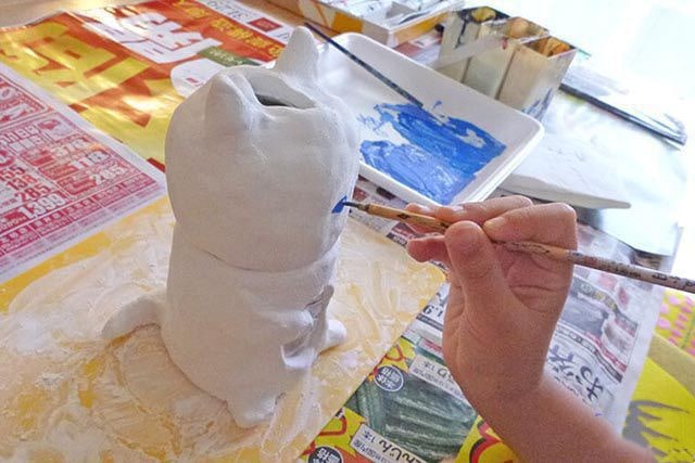 儿童变废为宝手工：矿泉水瓶手工制作招财猫造型存钱罐