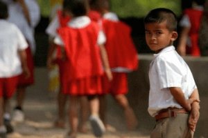 爸爸姓龙妈妈姓戴取名男孩，爸姓龙妈姓戴男孩怎么取名字