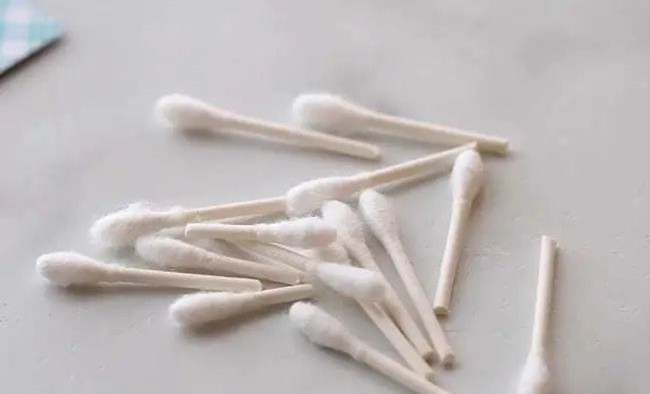 冬季儿童手工《棉签雪花》