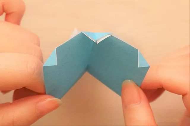 适合幼儿的简单手工折纸袜子