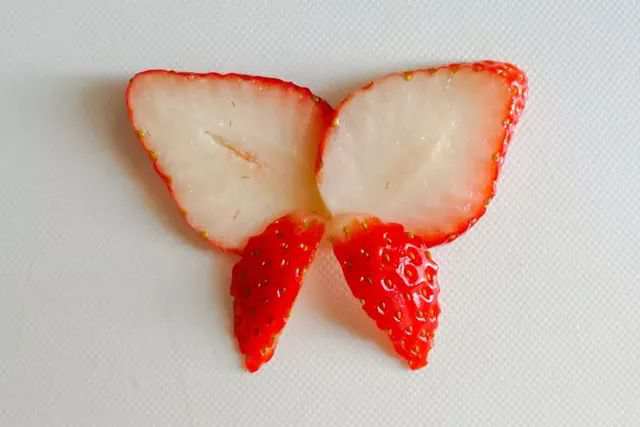 儿童简单好看的水果拼盘：草莓创意拼盘蝴蝶