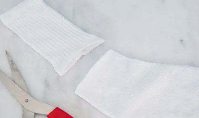 冬季儿童手工制作《袜子雪人》