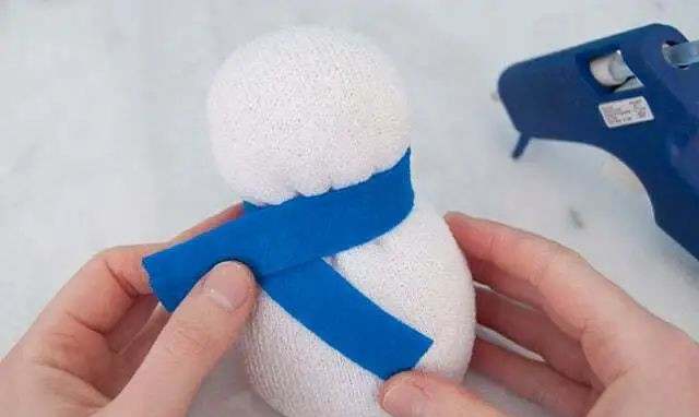 冬季儿童手工制作《袜子雪人》