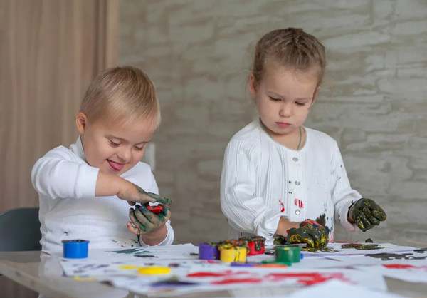 左撇子真的比右撇子聪明吗？