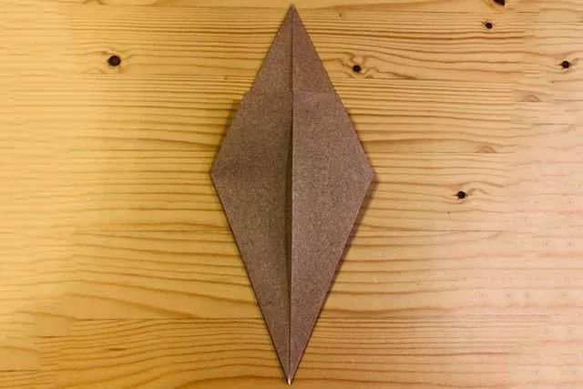 适合小孩子的折纸恐龙教程：简单折纸立体霸王龙(步骤图解)