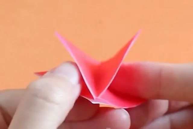 新年简单手工制作：怎么折纸灯笼(步骤图解)