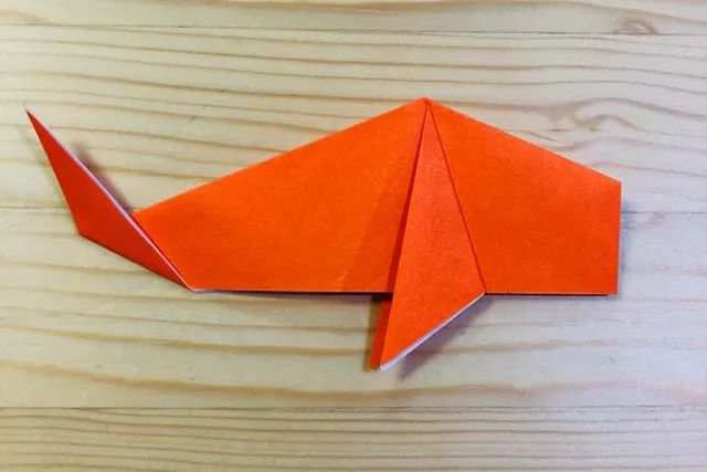 适合儿童的过年手工：怎么折纸鲤鱼(步骤图解)